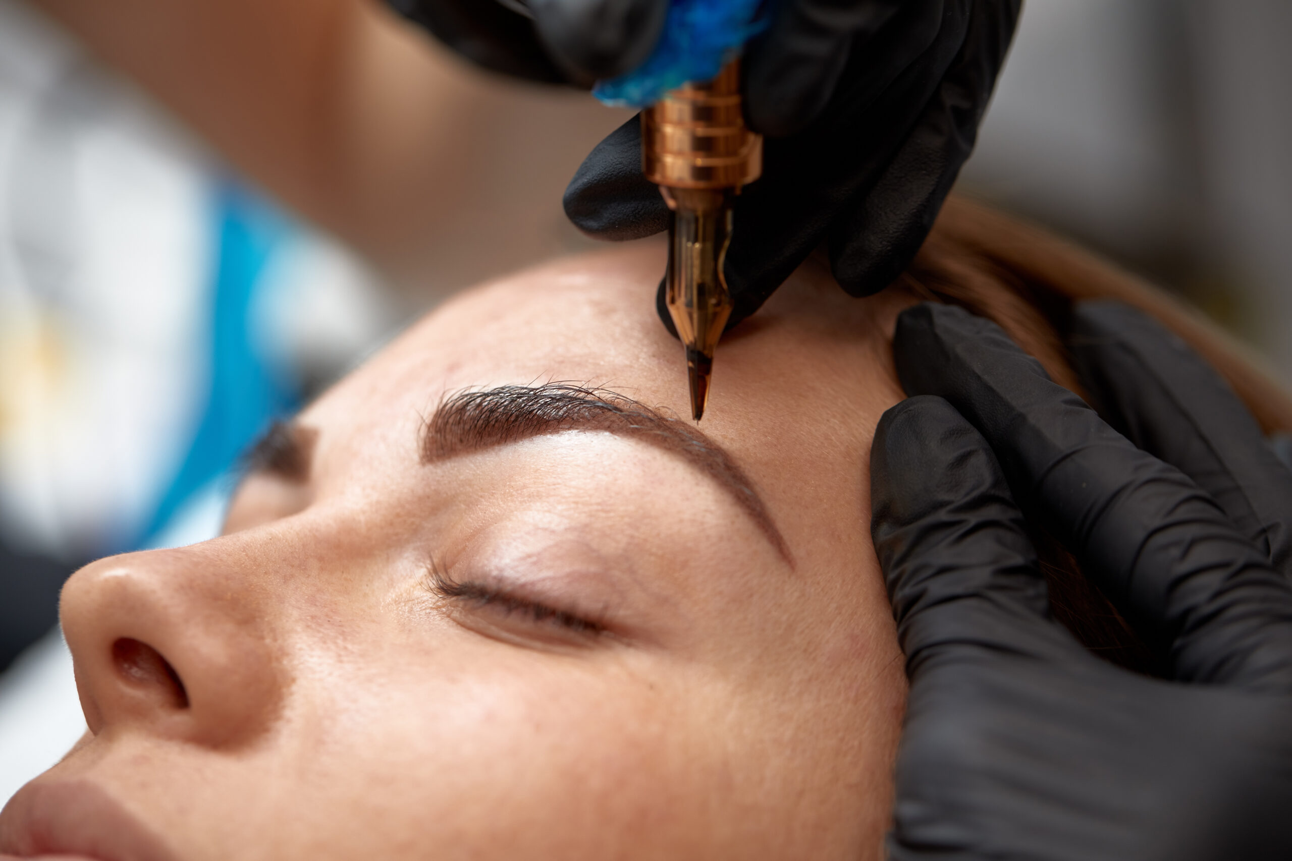 Maquillage semi-permanent : la beauté qui traverse le temps : précision, élégance et résultats durables.